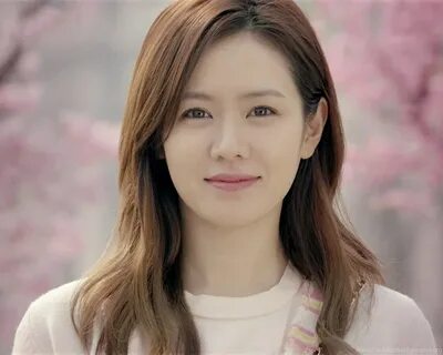 Download Son Ye Jin Cute Korean Girl Actress Wallpapers High Resolution ......