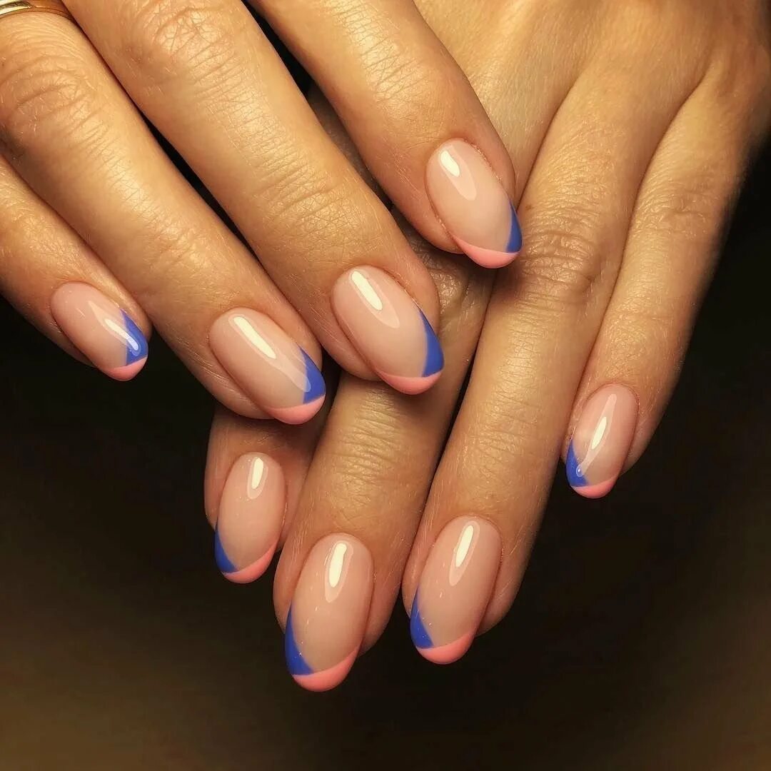 цветной френч на овальных ногтях. разноцветный френч. цветной френч на овальные ногти. наращивание ногтей френч миндалевидной формы. ногти яркие летние.