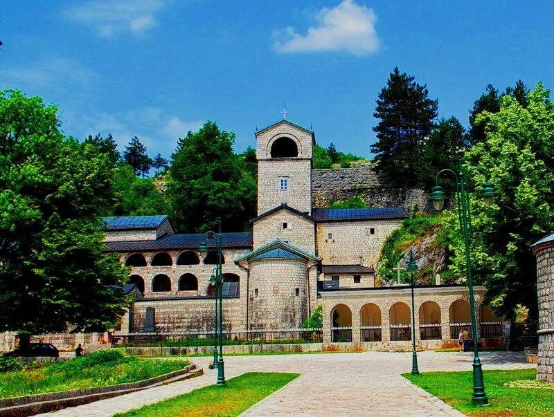 Цетинский монастырь (г. Цетинский монастырь черногория святыни. Цетинский монастырь черногория. Цетинский монастырь (г. Монастырь цетинье в черногории.