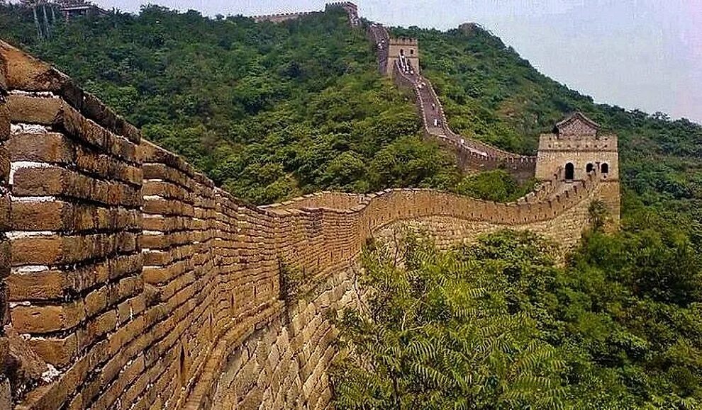 Сколько лет великий стене