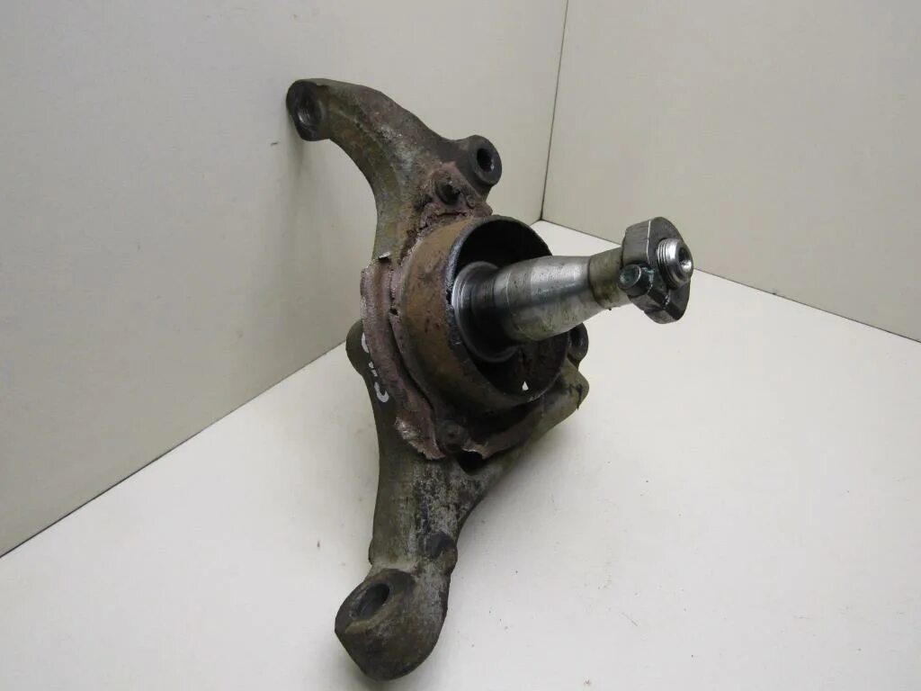 поворотный кулак мерседес