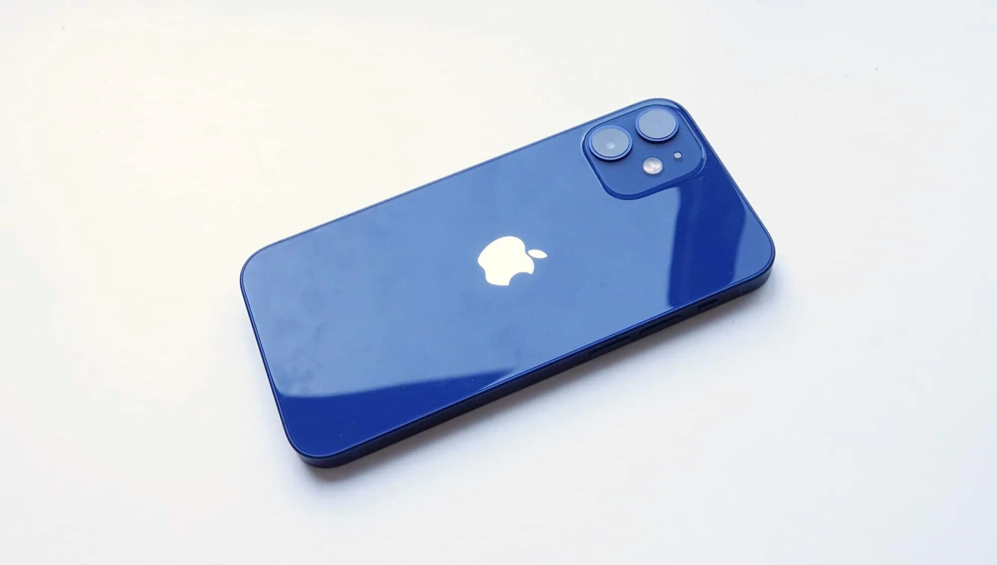 Nhiều lỗi NHƯNG iPhone 12 là chiếc iPhone bán chạy nhất trong 3 năm qua - YouTub