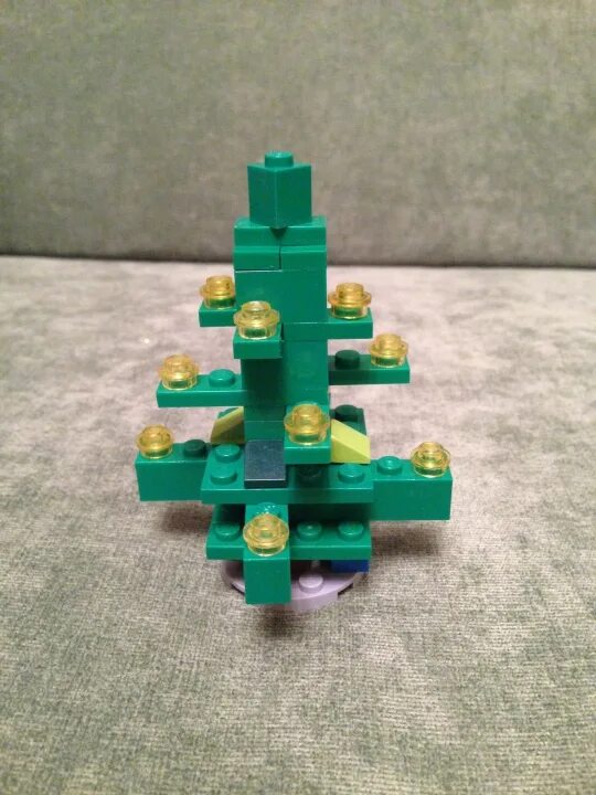 Елка из лего самоделка Как сделать НОВОГДНЮЮ ЁЛКУ И ПОДАРКИ из LEGO YouTube