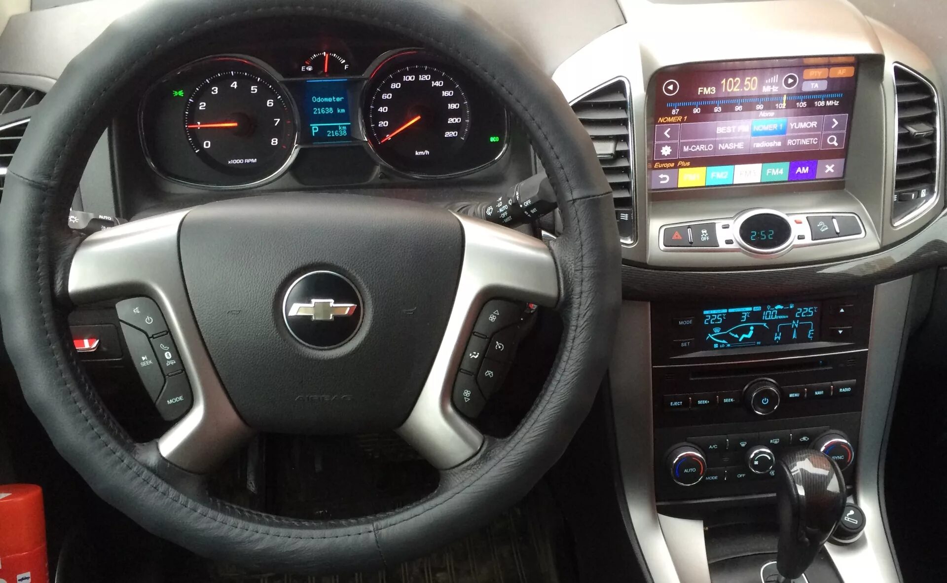 Сколько бензина каптива. Chevrolet captiva 2014 салон. шевроле каптива 2014 года 2.4. салон каптива 3. каптива 2014 панель.