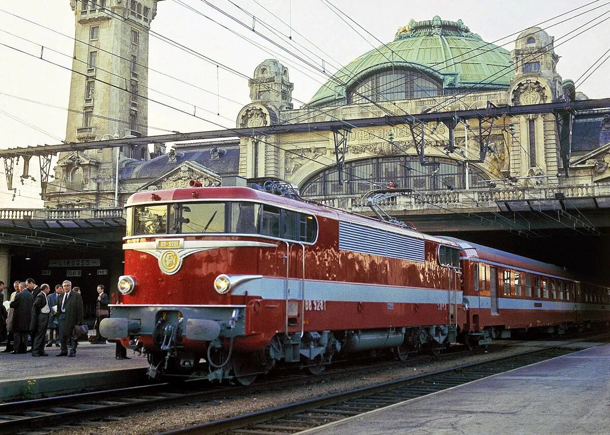 French train. SNCF поезд. SNCF France поезд. Железная дорога Франции. Вокзал Парижа поезд Париж-Бельфор.