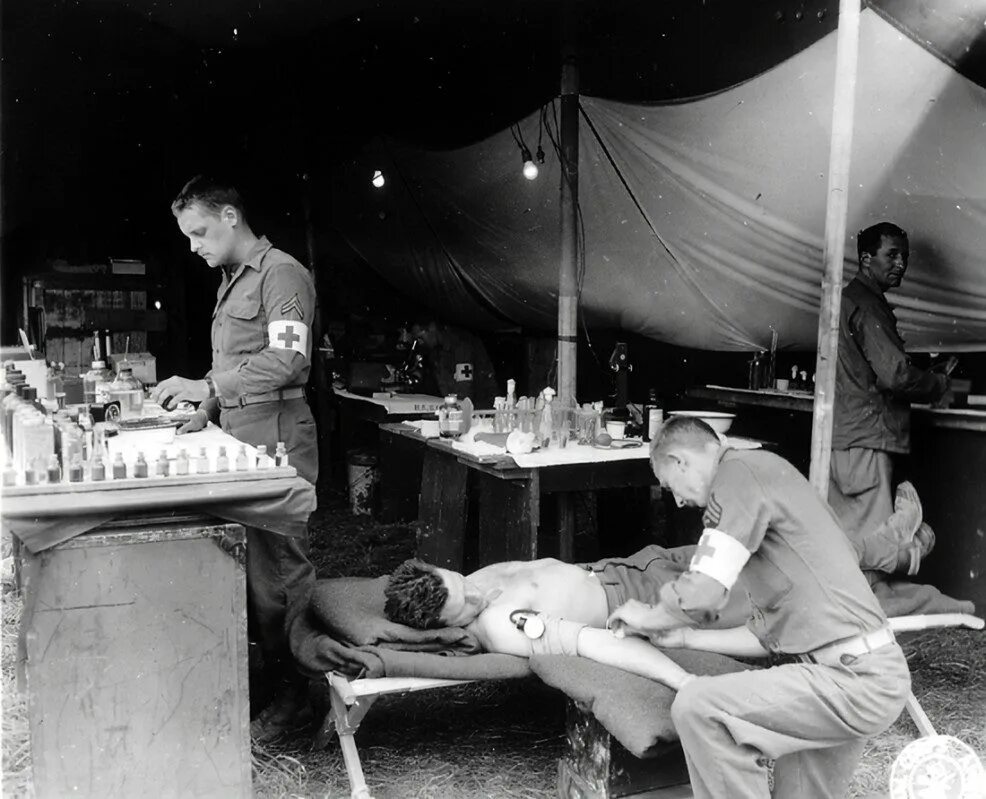 Госпиталь войны 2. Госпиталь второй мировой войны. Американские госпитали второй мировой войны. Немецкий госпиталь вторая мировая.