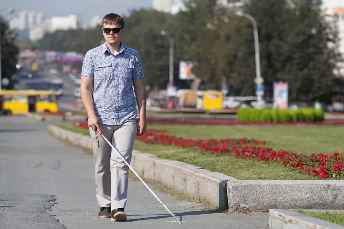 Великие слепые люди. Незрячие люди. Слепой человек. Слепые инвалиды. Слепые люди на улице.
