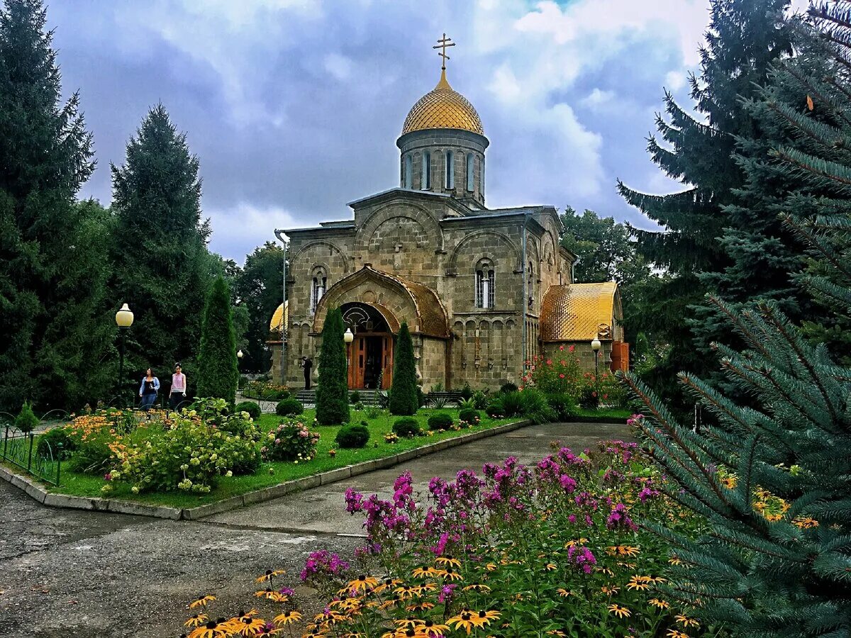 Алагир Северная Осетия. Храм в Алагире Осетия.