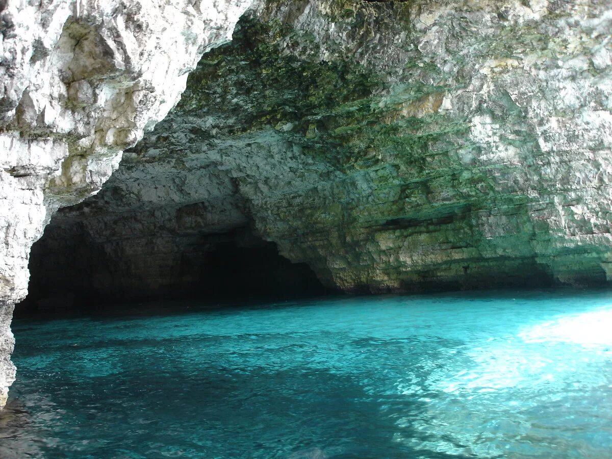Голубой грот (капри). Капри грот италия достопримечательности. Грот 2021. Грот (рельеф). Грот дж «грот джантемирова».