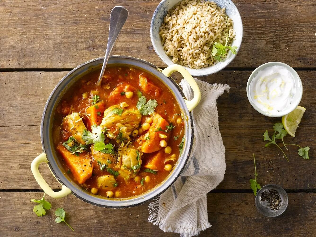 Карри дома. Чикен карри суп. Индийские супы и карри. Индийское карри. Curry индийская кухня.