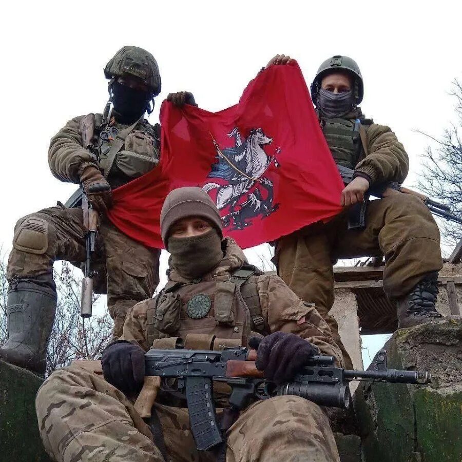 Кто выигрывает войну сегодня. Российский солдат. Сутки на броне. Сутки на броне. Кто выигрывает войну сегодня.