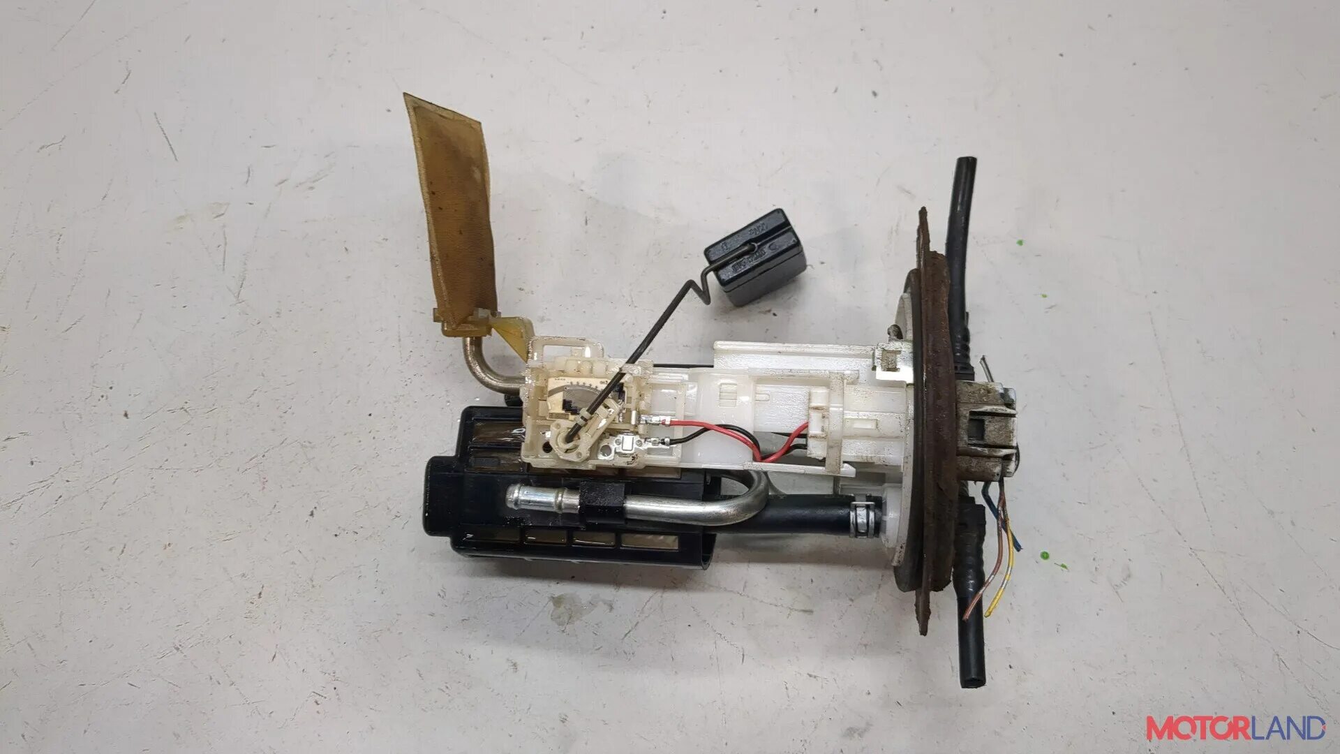 Датчик топлива rav 4 2012. Датчик уровня топлива тойота рав 4. Датчик уровня топлива тойота рав 4 2001. Датчик уровня бака рав 4 2002. D8332049205.