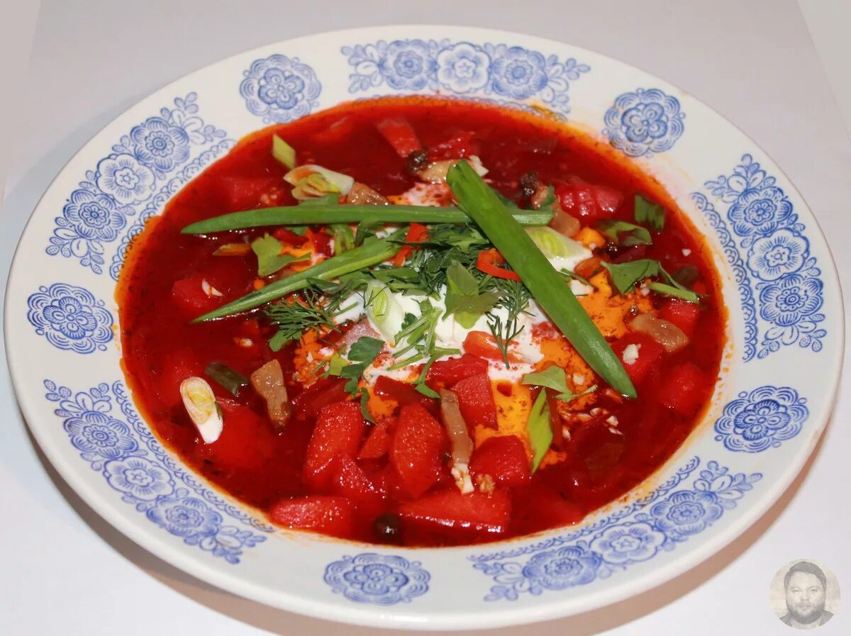 борщ с пампушками и шкварками. борщ со шкварками. свекольник с рыбой. свекольник от ивлева константина рецепт. борщ со шкварками из сала.