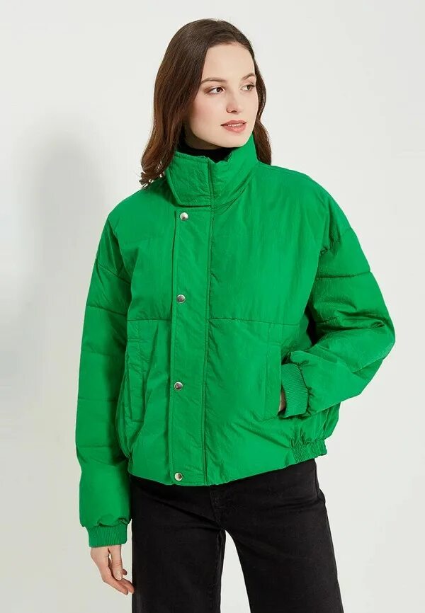 Темно зеленая куртка женская. Бесплатные куртки. Стеганая куртка оверсайз. Куртка dixi coat парка. Стеганая куртка свободного кроя.