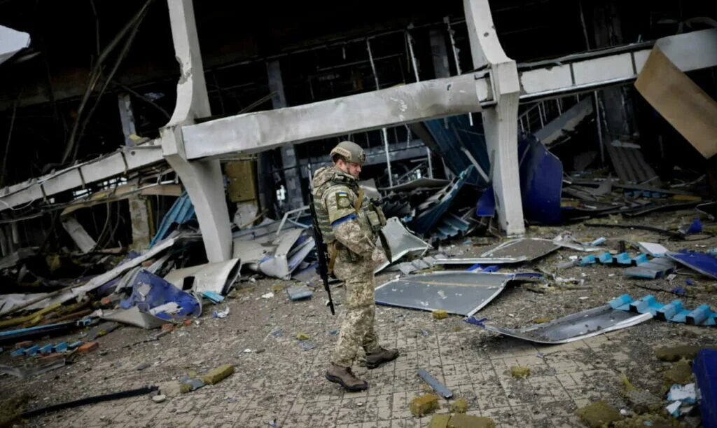 Убитые украинские военные фото. Администрация Николаевской области разбомбили. Фото погибших на Украине кыргызстанцев.