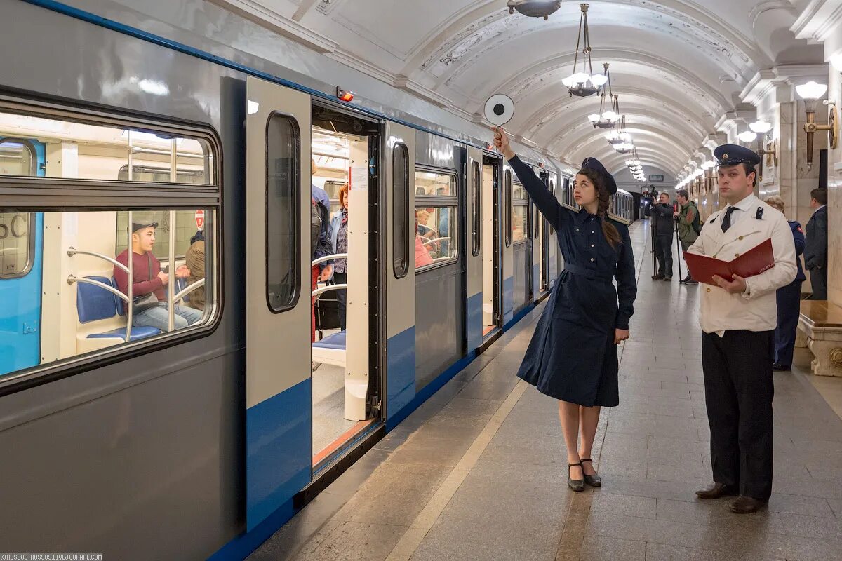 Парад поездов в москве. Парад поездов метро Москва. Хозяйственный поезд метро. Парад Московского метро. Парад поездов метро номерной.