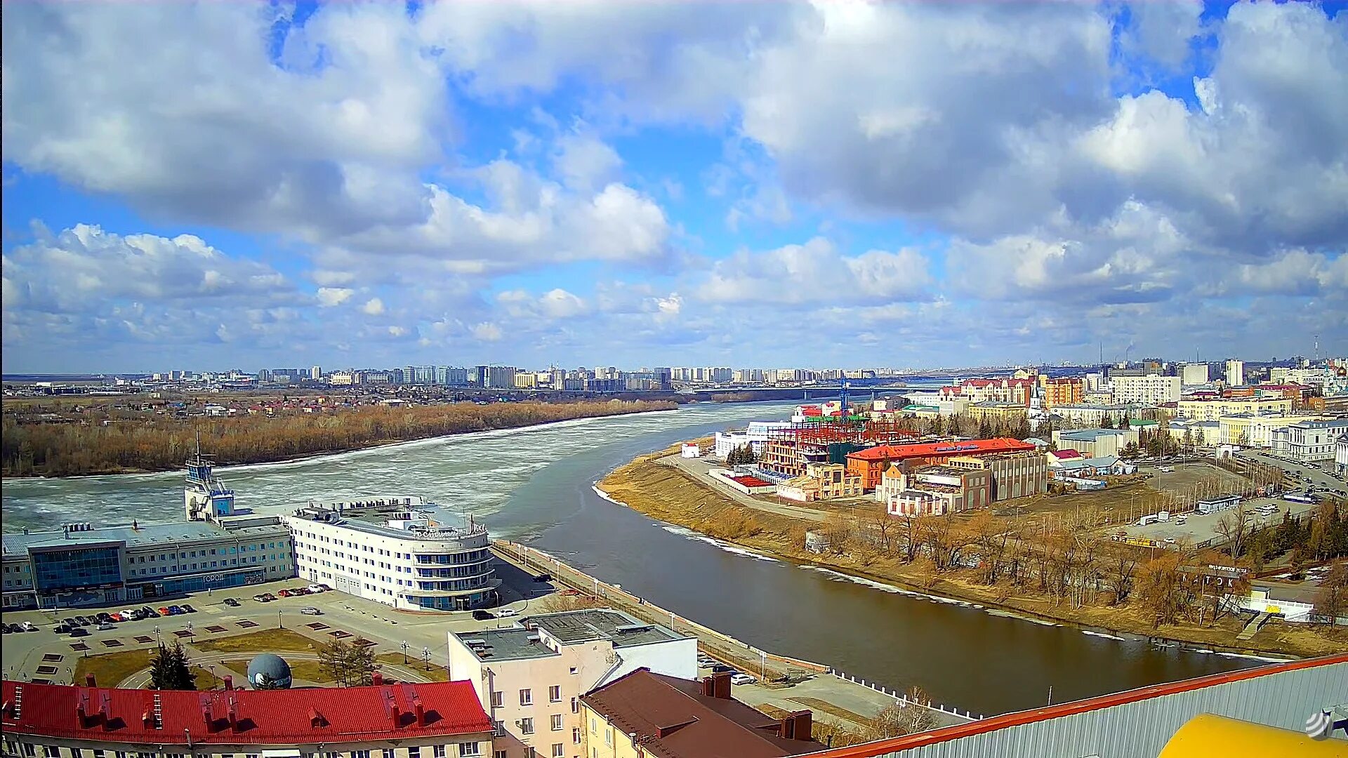 Где купить в городе омск. Река Иртыш Тобольск. Реки Иртыш и Омь Омск. Иртыш и Омь слияние рек. Омск слияние двух рек Омь.