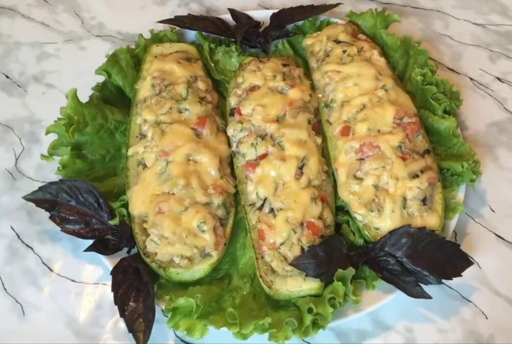 Лодочки из кабачка с фаршем. Пошаговый рецепт лодочек из кабачков. Фаршированные цуккини «лодочки». Кабачки лодочки в духовке. Пошаговый рецепт лодочек из кабачков.