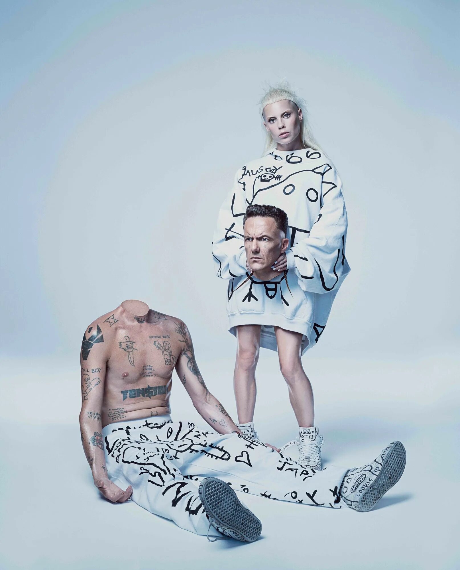 Йоланди и ниндзя. Группа die antwoord. Фрик группа die antwoord. Ниндзя и Йоланди группа. Йоланди Фиссер стиль.