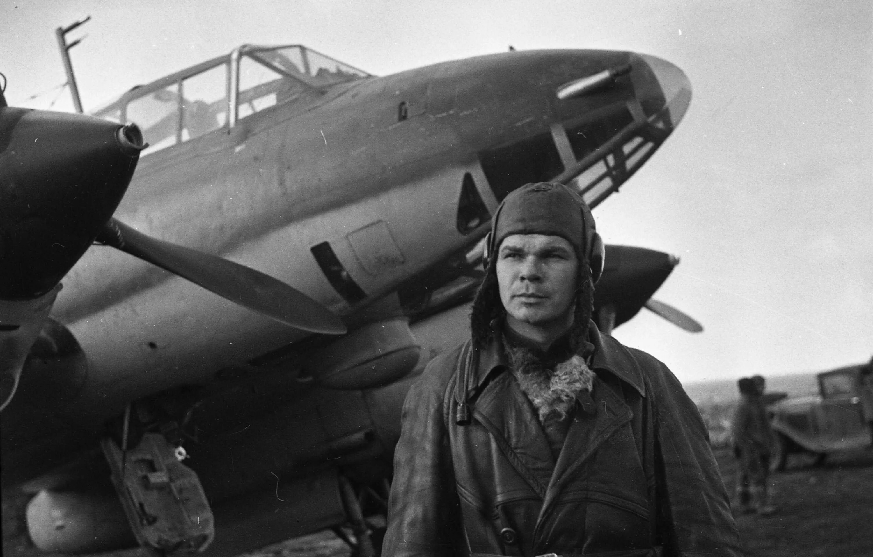 Летчик бомбардировщик герой советского союза. Пе-2 Штурман. Корзунов летчик.