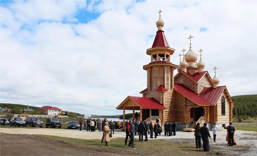 Храм в Мариинске Свердловская область. Церковь в Мариинске Ревда. Храм села Мариинск Свердловской области. Краснояр Ревда Церковь. Ревда краснояр