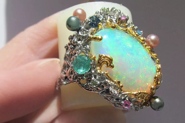 Камень талисман аметист. Огненный опал камень. Короитовый опал. Аметист камень знак зодиака. Магические свойства опала и кому подходит.