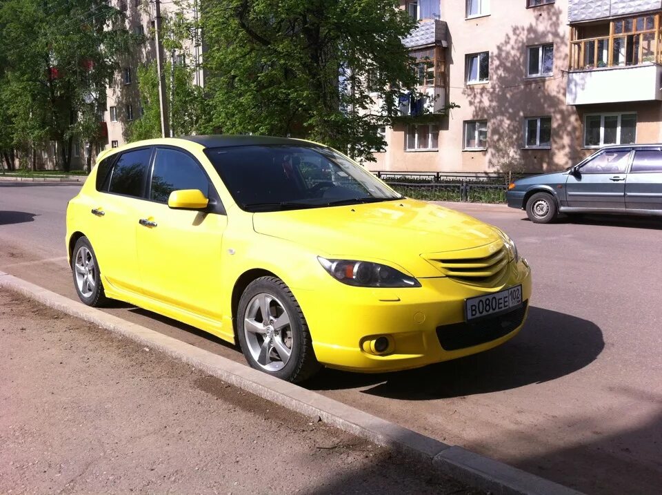 Мазда 3 желтая хэтчбек. Mazda MPS желтая. Mazda 3 MPS Yellow. Мазда 3 хэтчбек 2008 желтая. Mazda желтая