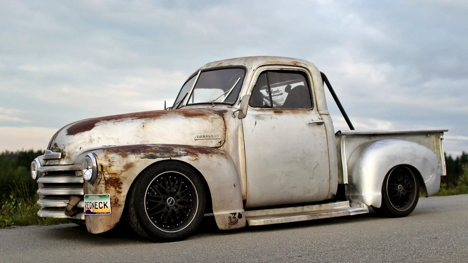 Старый пикапер. Шевроле дрифт корч. Chevrolet Pickup 1957 Rusty. Chevrolet 3100 Tuning. Пикап Шевроле ретлук.