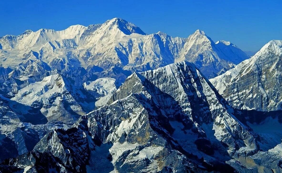 Как называется самая высокая горная цепь евразии. Горы Гималаи. Горные вершины Гималаев. Горный хребет Гималаи. Индия горы Гималаи.