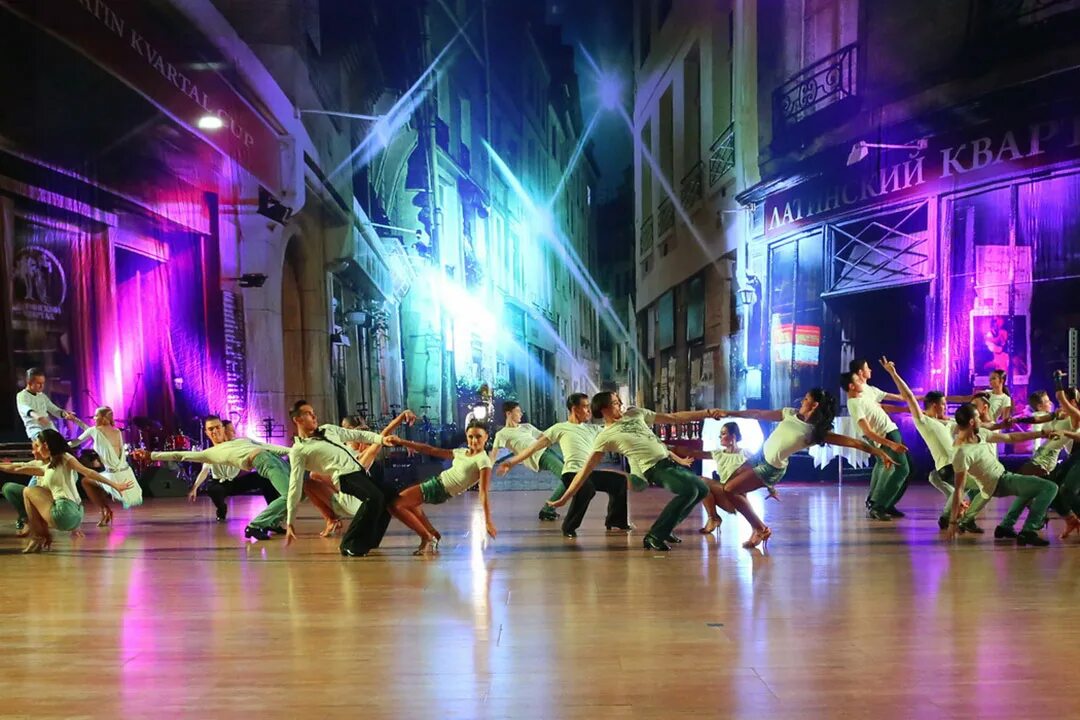 латинский квартал танцевальный клуб. латинский квартал москва. латинский квартал в париже. узкие улочки латинского квартала париж. латинский квартал танцевальный клуб.