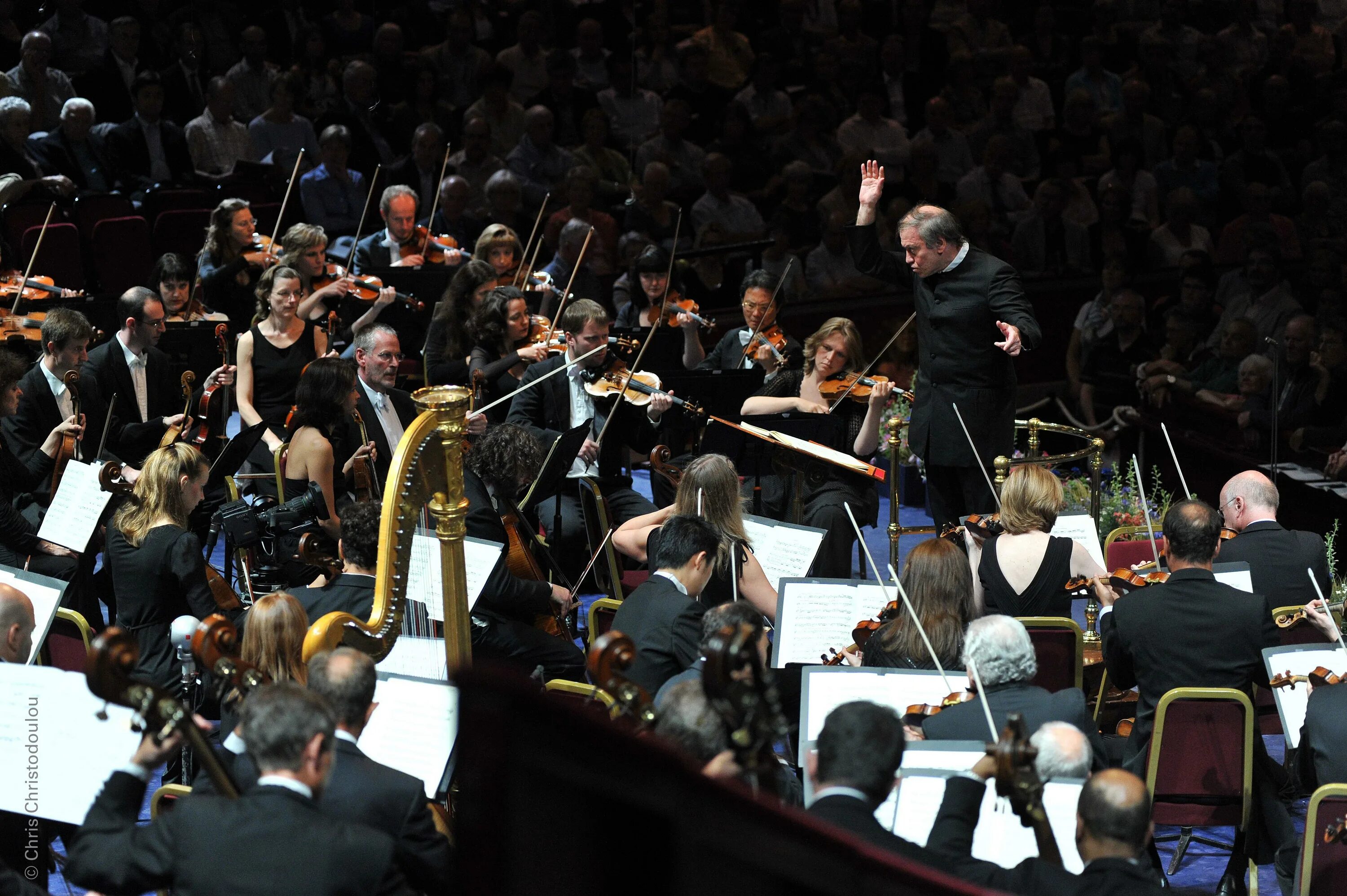 странные вальс оркестры. World orchestra. World orchestra. ларге оркестр. лондонский симфонический оркестр.
