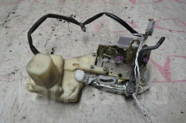 Контакная зажигание замка honda odyssey north america. Замки хонда одиссей. Замок зажигания на honda odyssey ra6. Замки хонда одиссей. Ключ от двери хонда одиссей ра6.