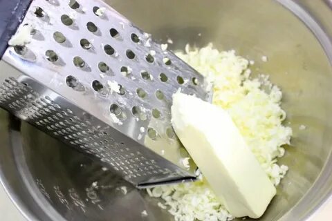 Тереть масло