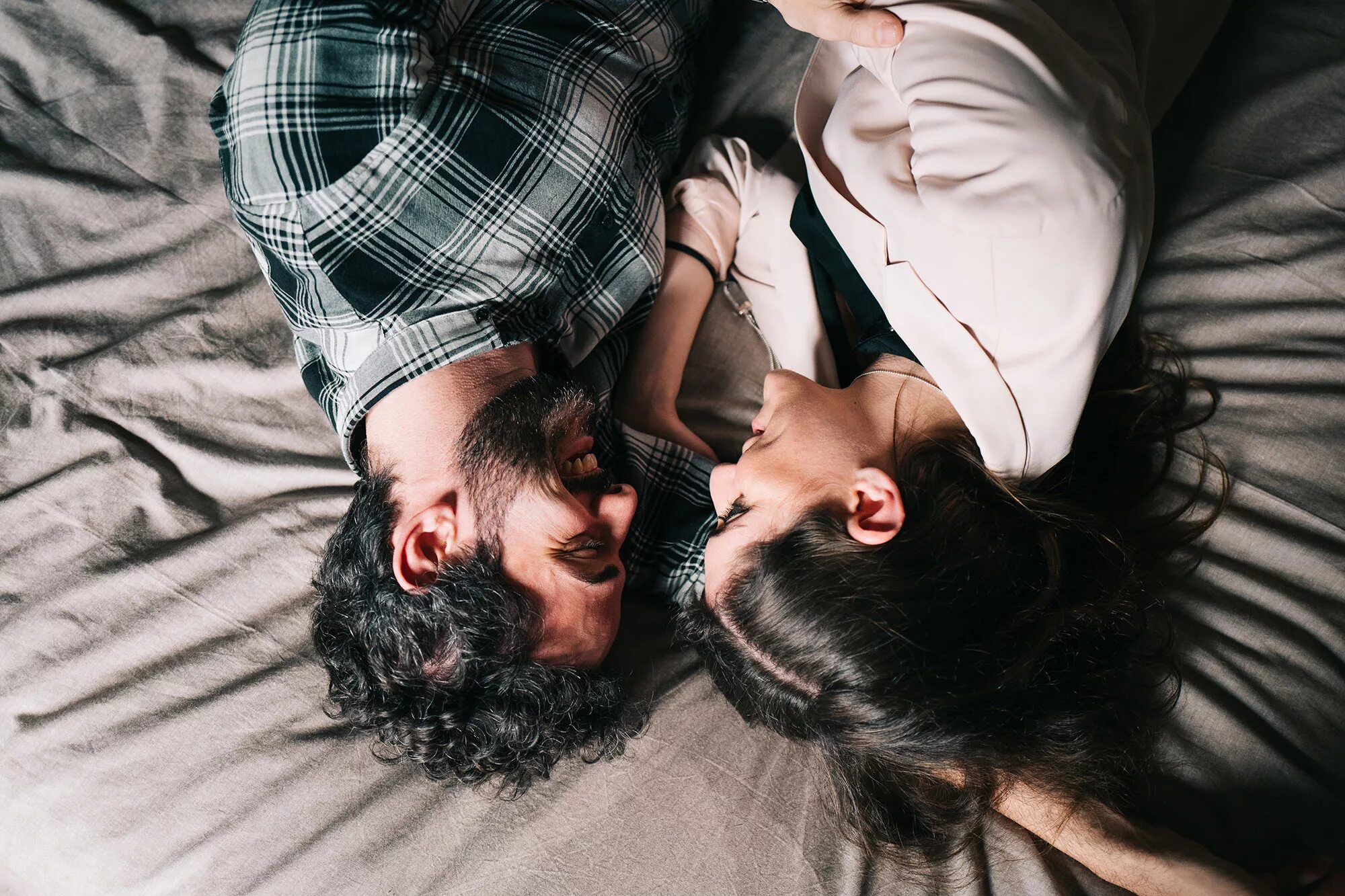 Ужиться с собой. Пара дома. Couple home video. Моя мама предпочитает молодых. Photosession at home.