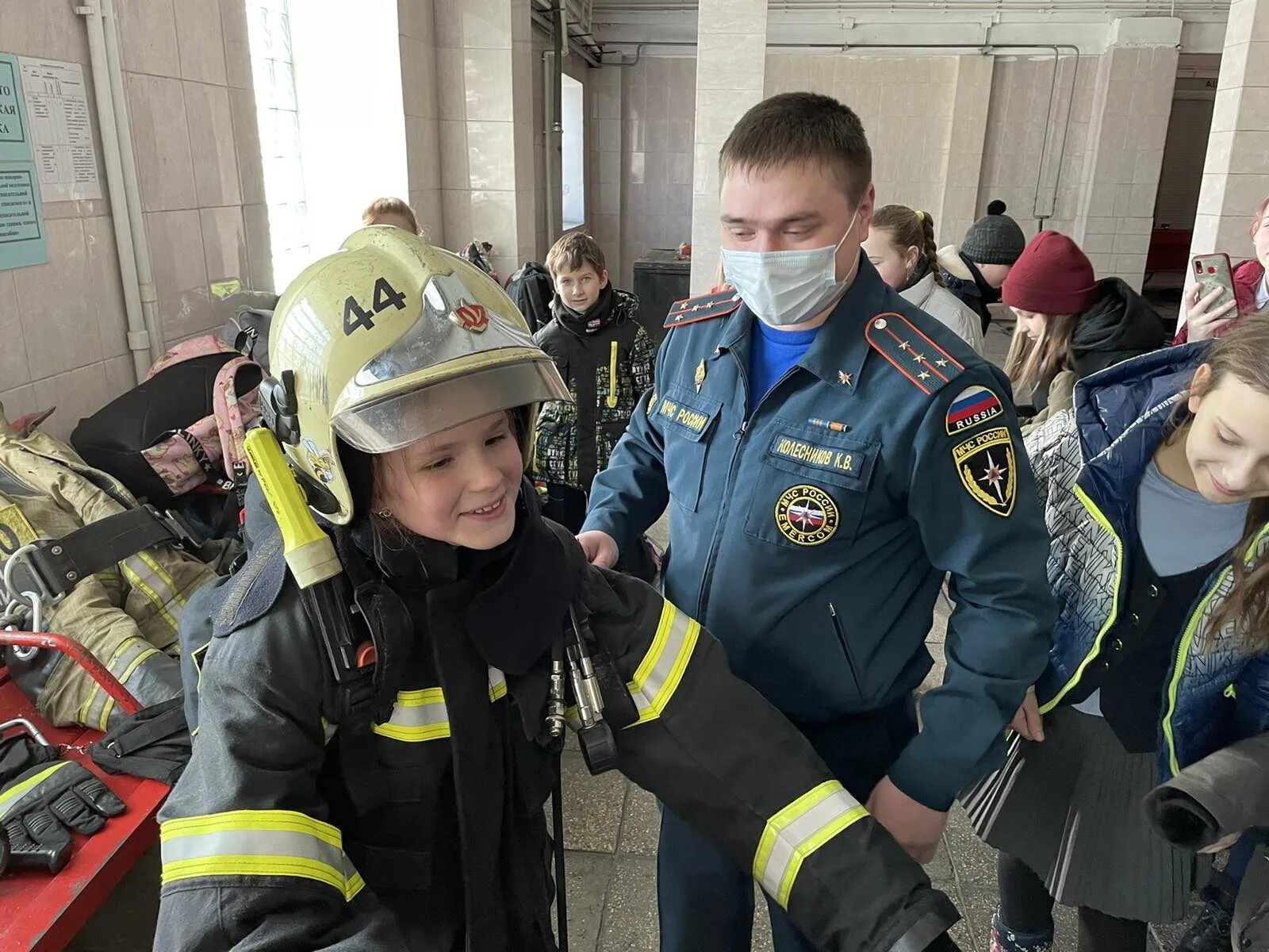 Пожарный в л-1. Как пропускают пожарных. Поисково спасательное подразделение г Советск. Пожарные в вайлдберриз. Спасательные отдела