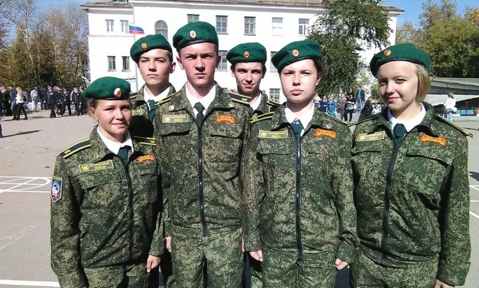100 кадетов