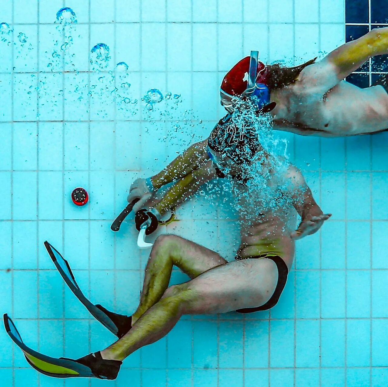 Подводный хоккей (Underwater Hockey). Подводный хоккей или октопуш. Подводное поло вид спорта. Хоккей купание