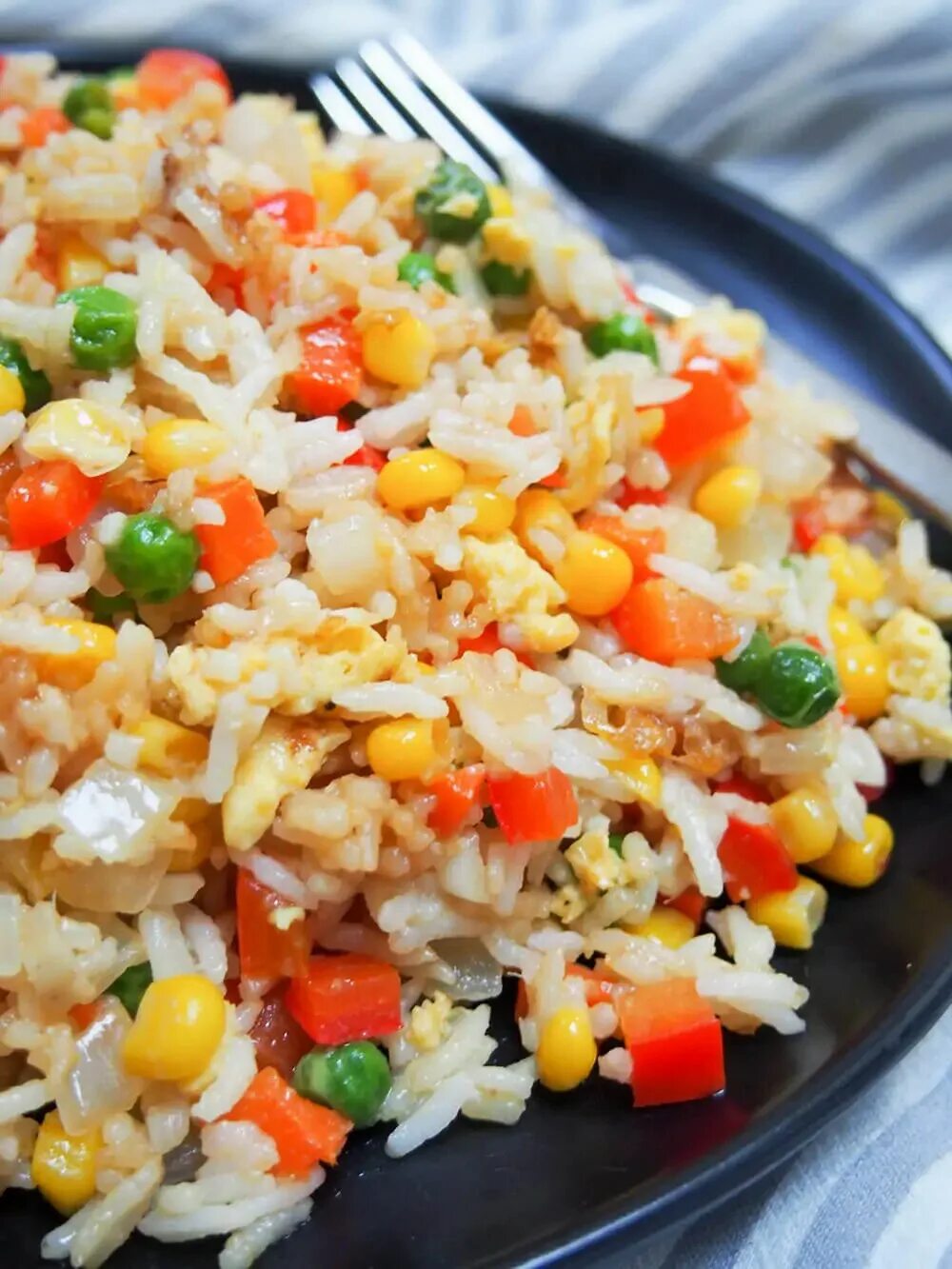Rice vegetable. Рис с овощами. Рис с овощами на гарнир. Жареный рис с овощами. Ризотто с овощами и рисом.