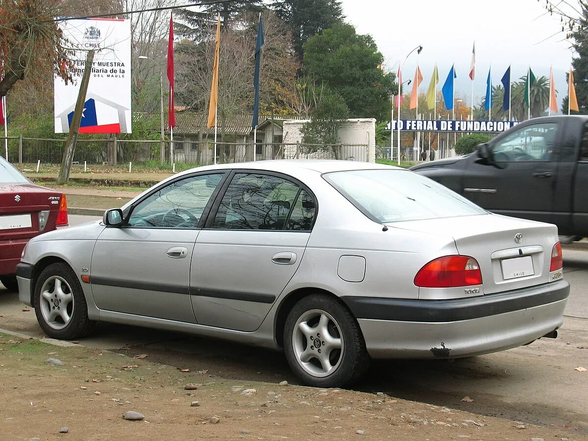 Авенсис 98 года. Toyota Avensis t22. Toyota Avensis 2000. Toyota Avensis 1998. Тойота Авенсис 98 года.