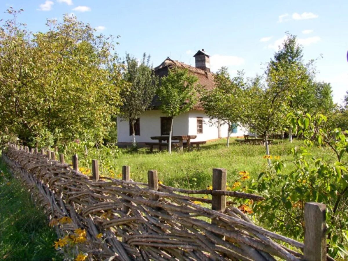 Хата рядом. Украинское село. Деревня в Украине. Украинская деревня. Современные украинские деревни.