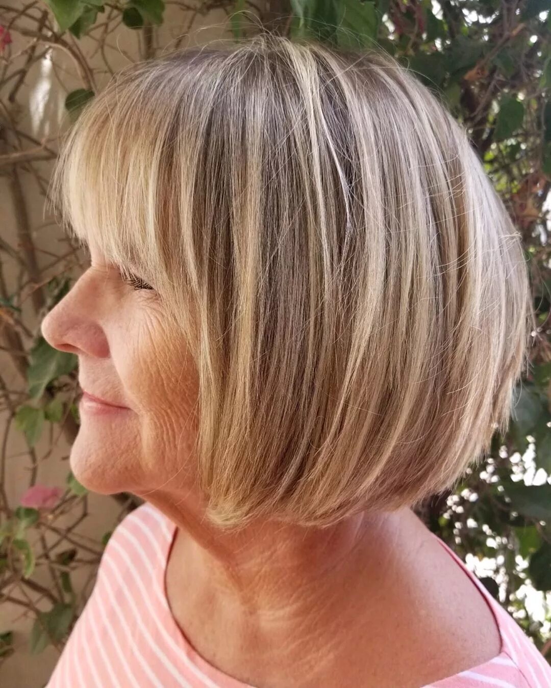 стрижка боб-каре на средние волосы для женщин 50 лет. стрижка боб-каре на средние волосы для женщин 50 лет. градуированное. каре стрижка после 60 лет. боб после 40.