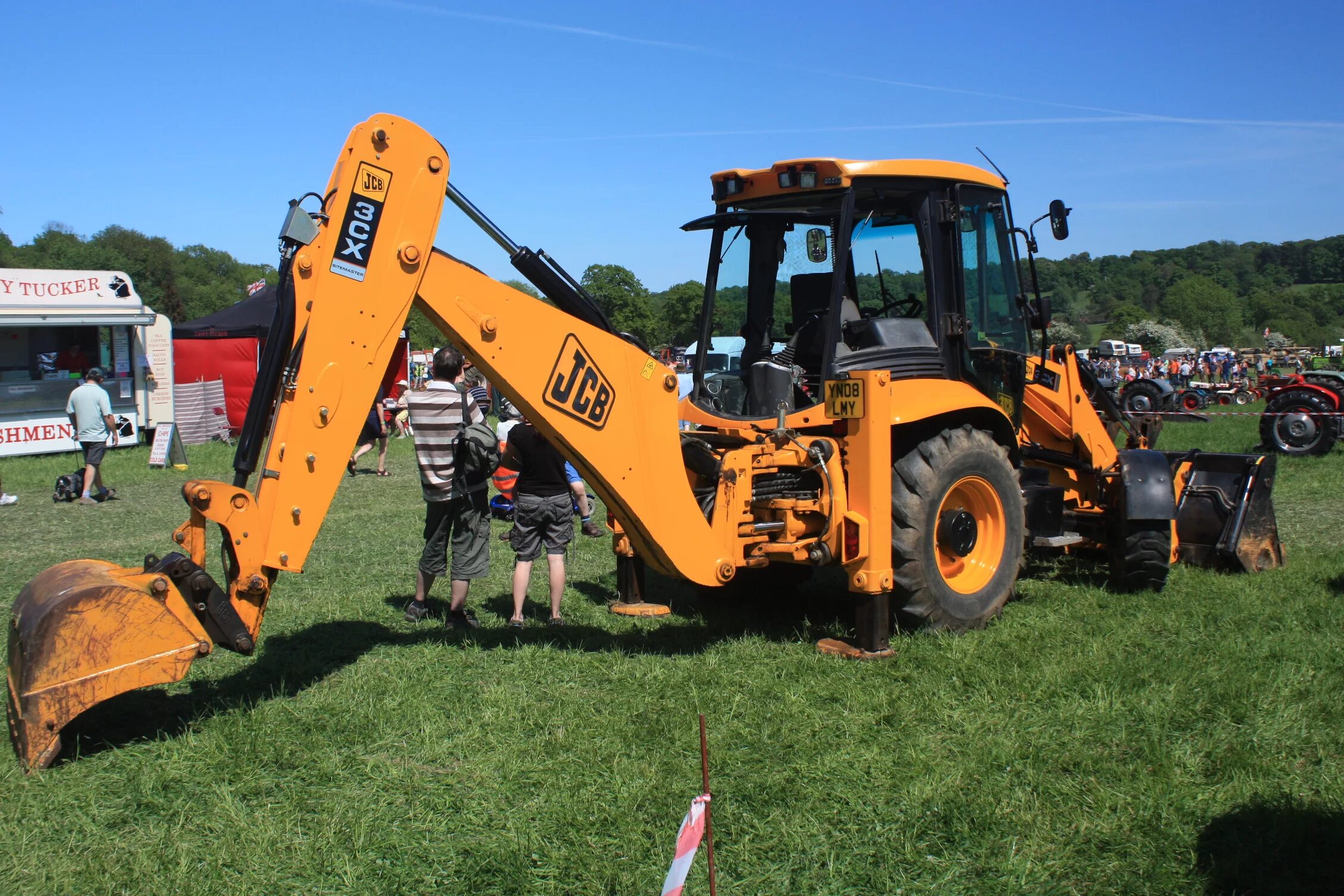 Экскаватор-погрузчик JCB 3cxs14m2nm. Фронтальный погрузчик JCB 3cx. Трактор JCB 3cx. Трактор JCB 3 СХ.