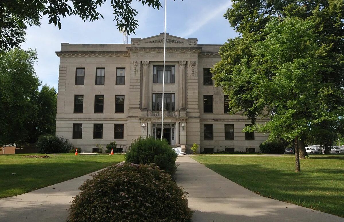 Hamilton county south carolina. S. Южная дакота полезные ископаемые. Троп южная красавица. Местоположение южной дакоты.