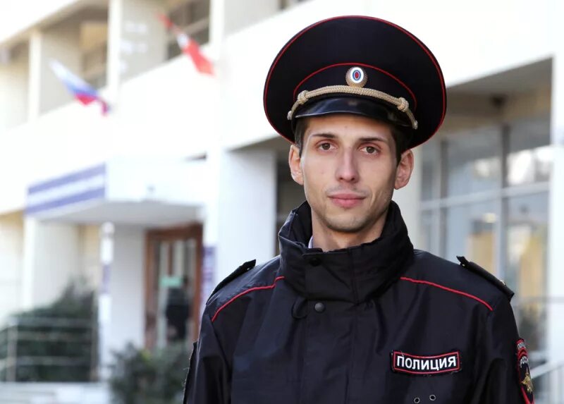 Участковый петрович. Участковый полиции. Участковый милиционер. Форма полиции в Крыму. Форма участкового полиции.