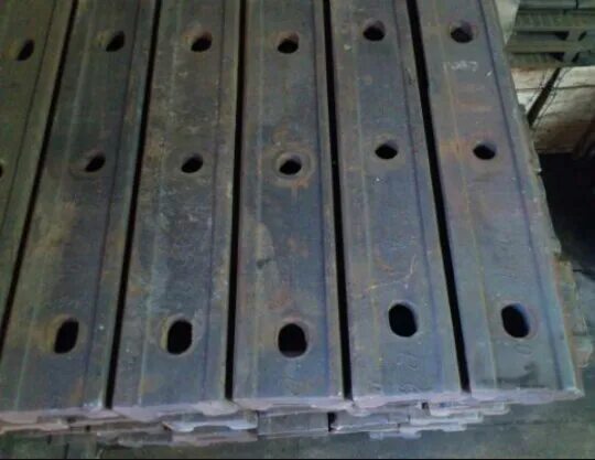 Рельс р43. Марка рельса р65. Рельсы деревянные 2,5 метра. Рельсы железнодорожные р-65 категория т1. Рельсовый закрепитель р65.