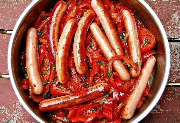 Сосиски в соусе. Сосиски в соусе к макаронам. Жареные сосиски в томатном соусе. Жареные сосиски в томатном соусе. Сосиски в томатном соусе.