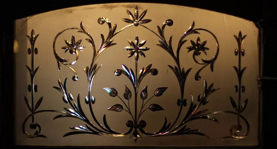 Гравировка по металлу лазером. Рисунки для фрезеровки на оргстекле. Табличка полировка сатин лак латунь. Гравировка на двигателе. Лазерная гравировка на металле.