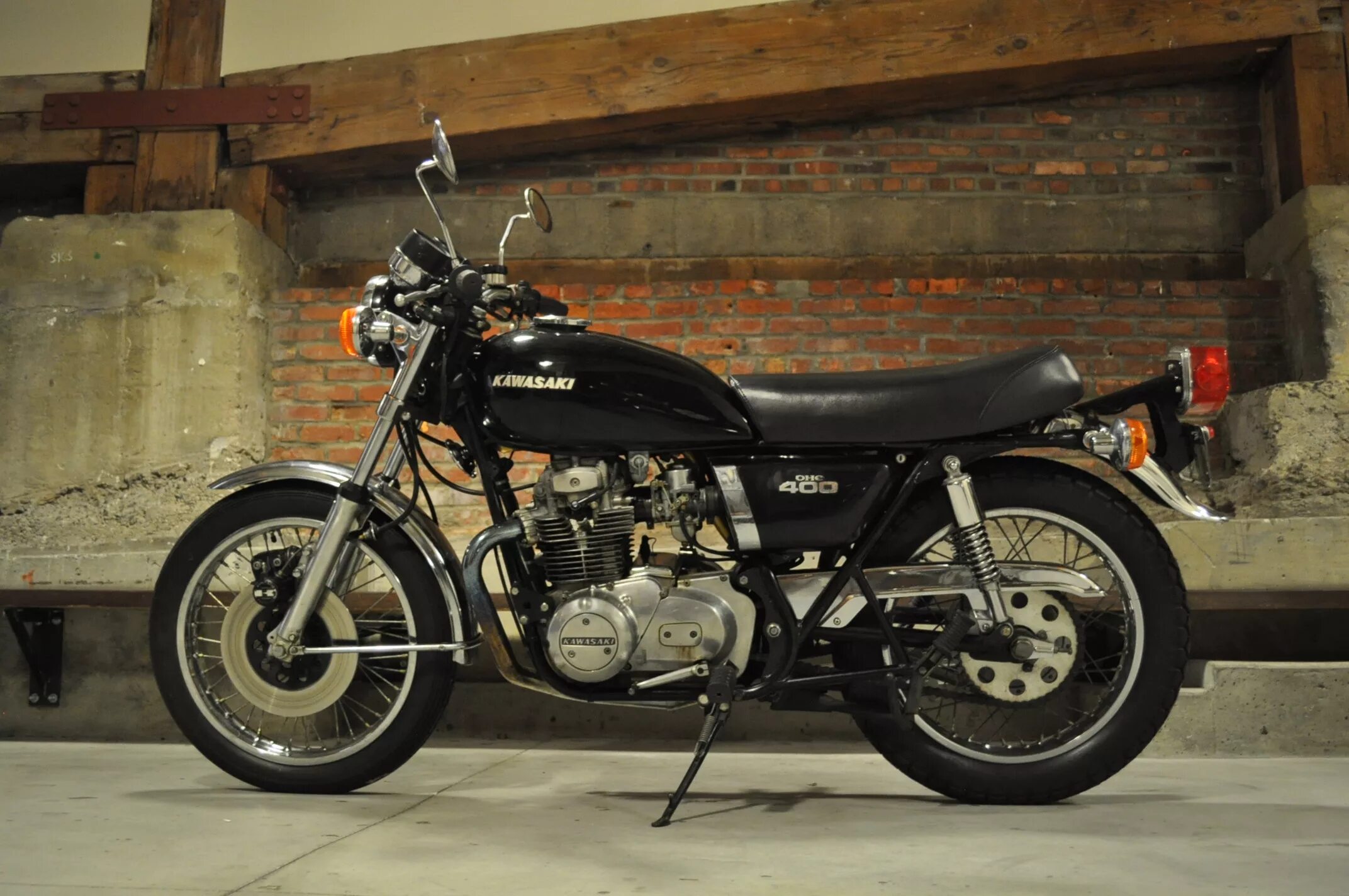 Кз 400. Suzuki gs550 cafe racer. Kawasaki kz200. Kawasaki kz 400 cafe. Зажим массы 400а eco esab.