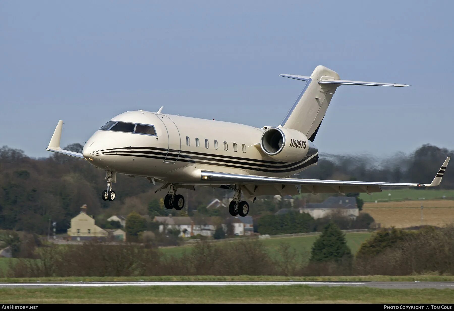 Challenger 604 самолет. самолет эмбраер легаси 600. Cl-600-2b16. челленджер 605 самолет. Bombardier cl600.