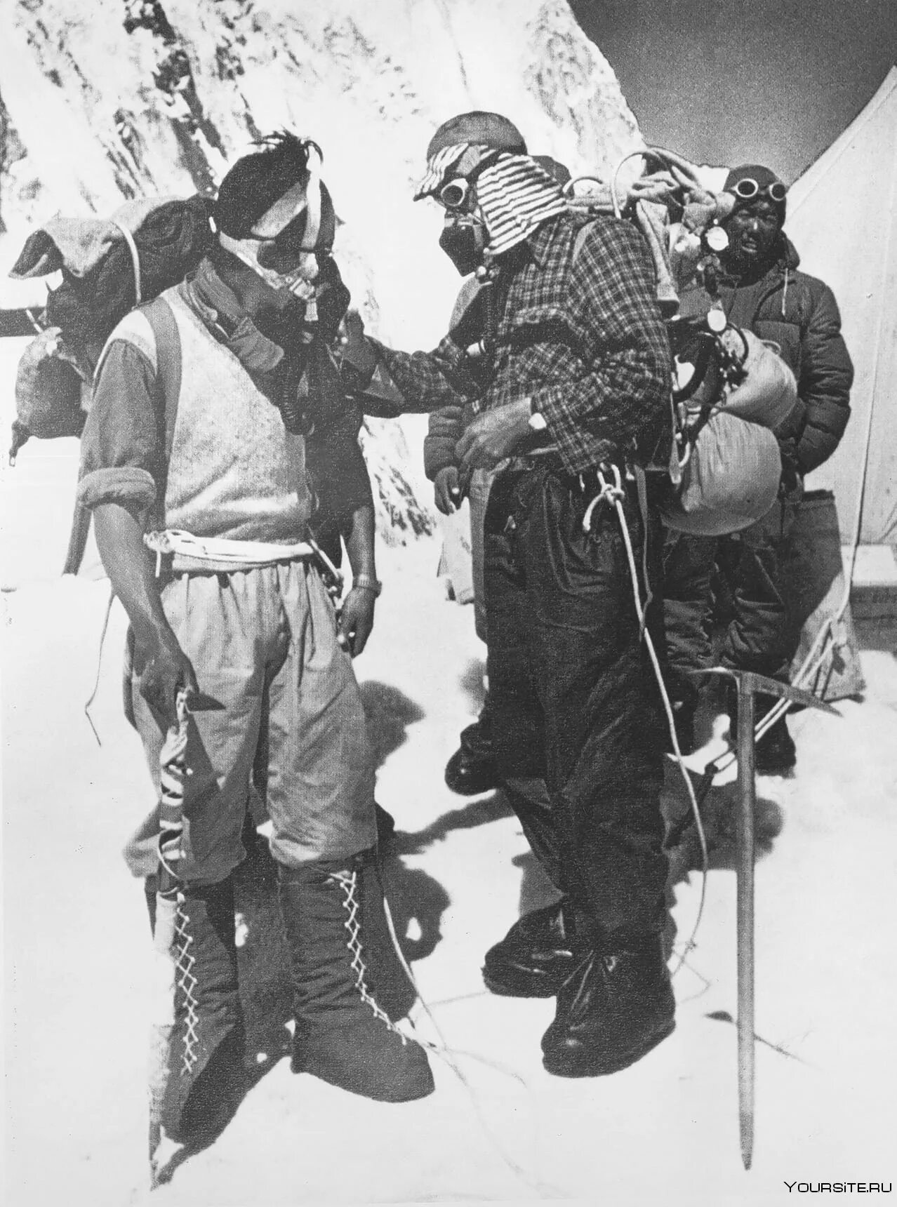 Первая экспедиция на эверест. Хиллари Эверест 1953.